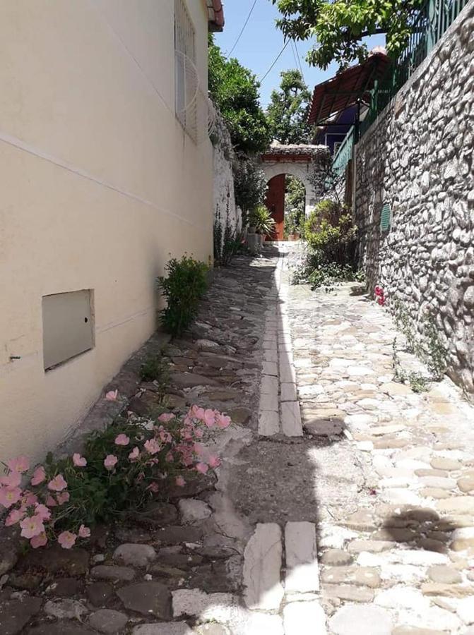 Guesthouse Hlias Gloria Berat Exterior foto